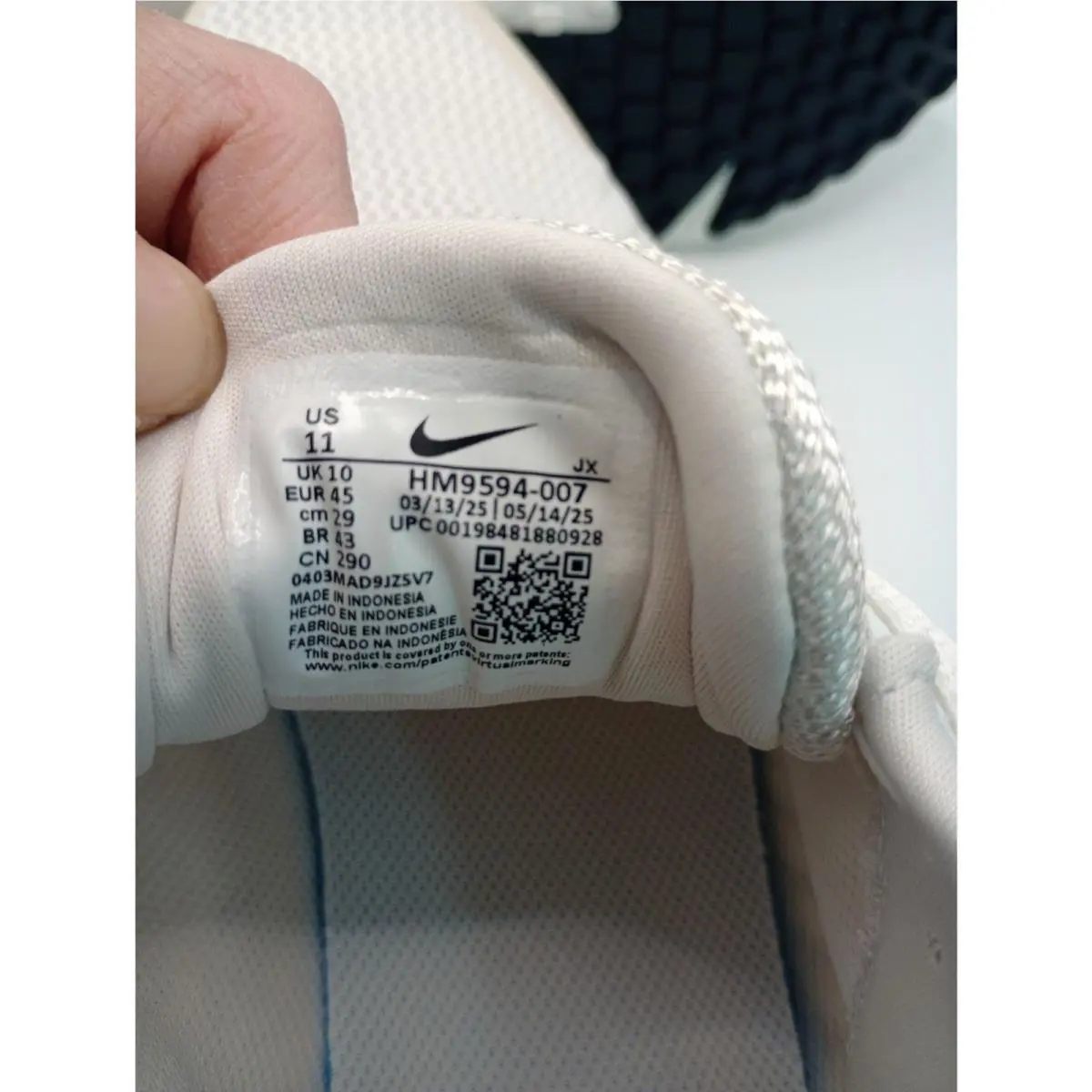 Nike shoes - White 5
