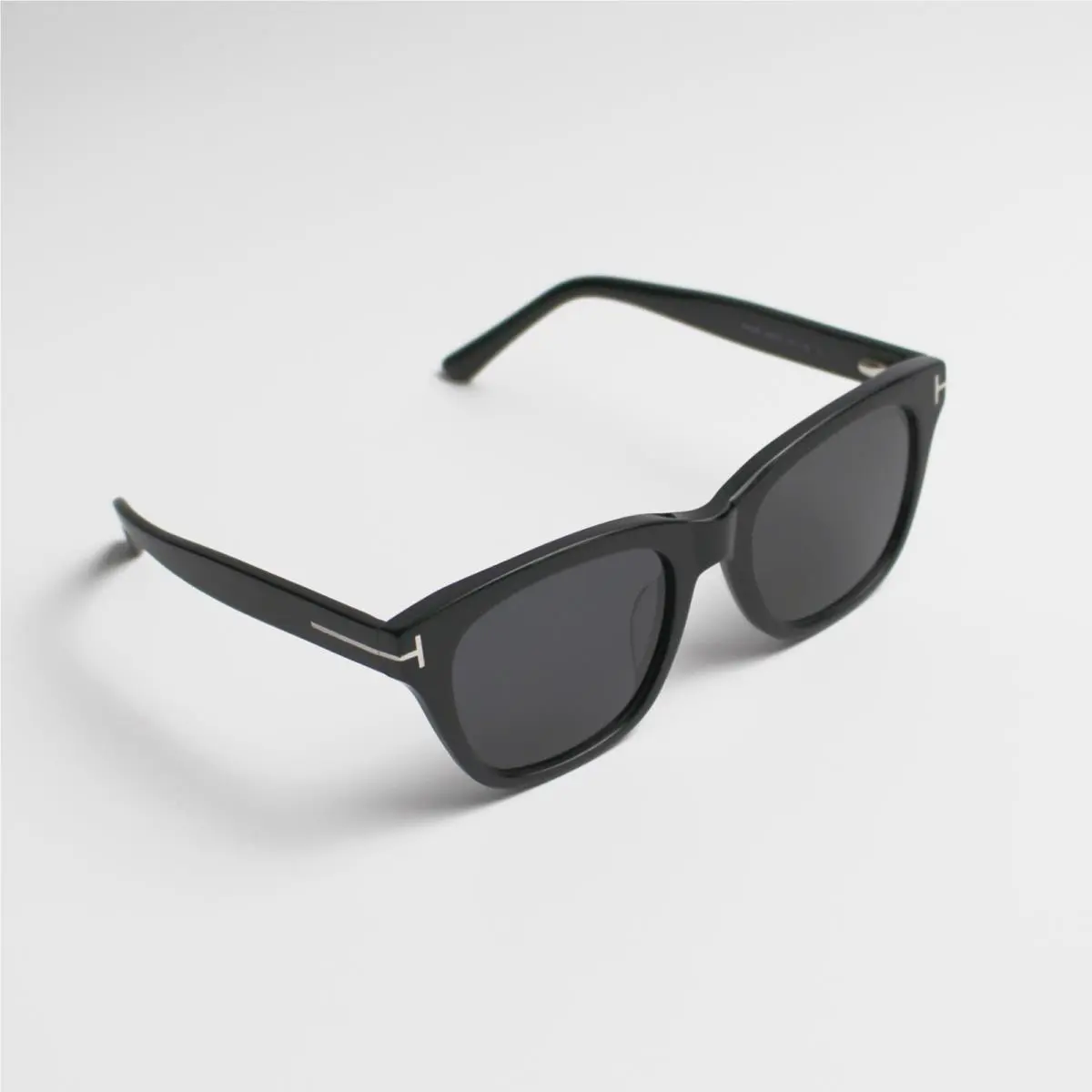 Snowdon FT0237 Unisex Sunglasses Black/gray 52-21-145mm with Case by Tom Ford