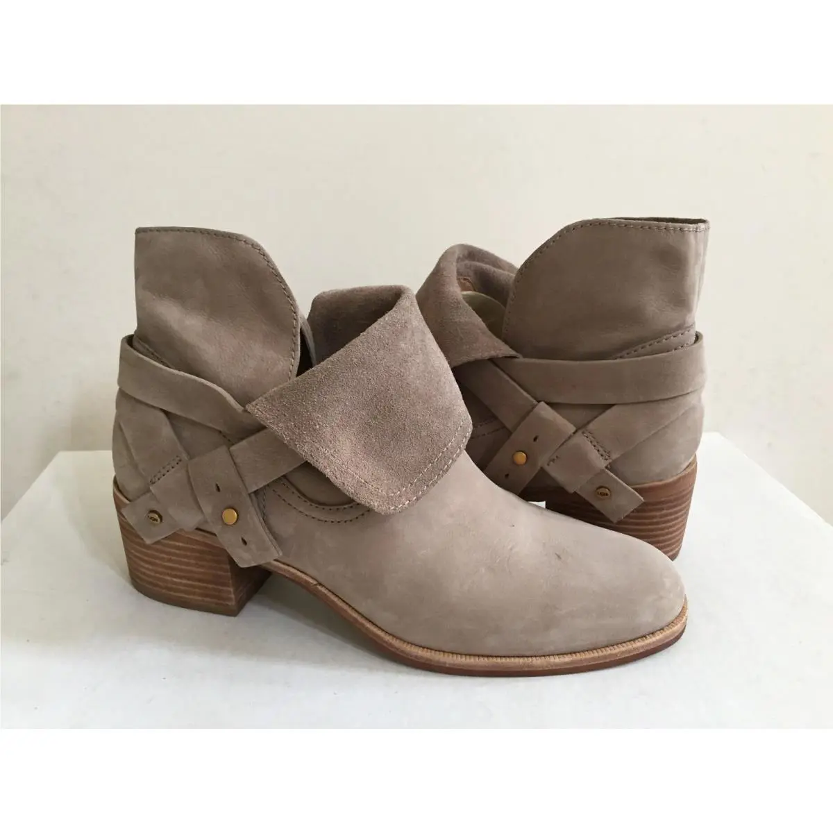 UGG shoes - SAHARA 3