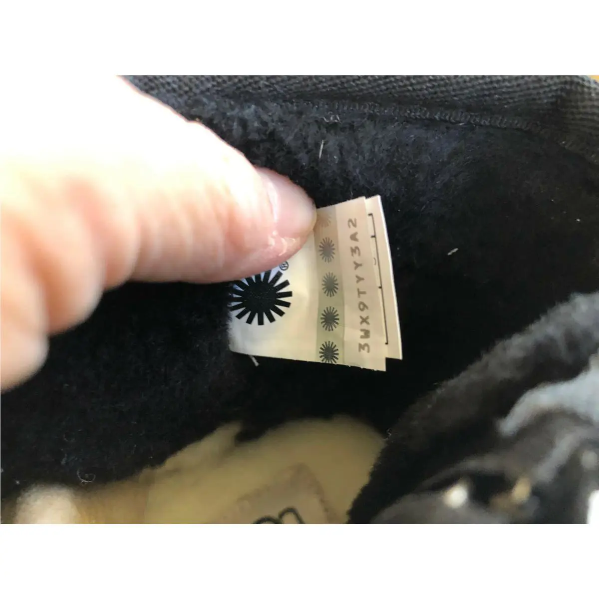 UGG shoes - UGG ALL GENDER CA805 - ALL GENDER - Black 4