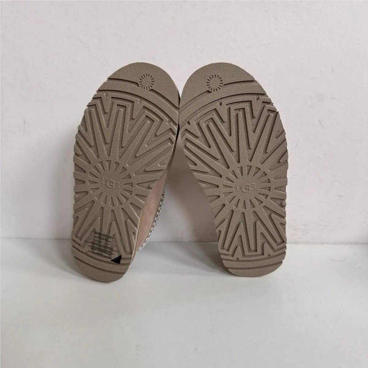 UGG shoes - UGG TAZZ - TAZZ - SAND 3