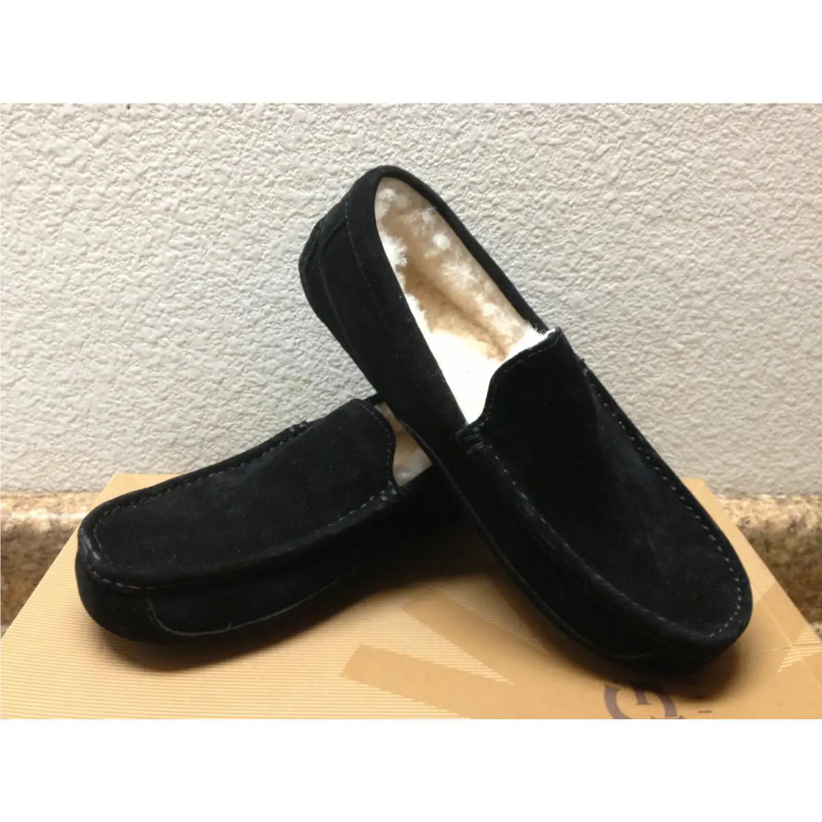 Ugg Ascot Wide Black Suede Shearling Lined Moccasin Shoe US 12 2E / EU 45 /uk 11