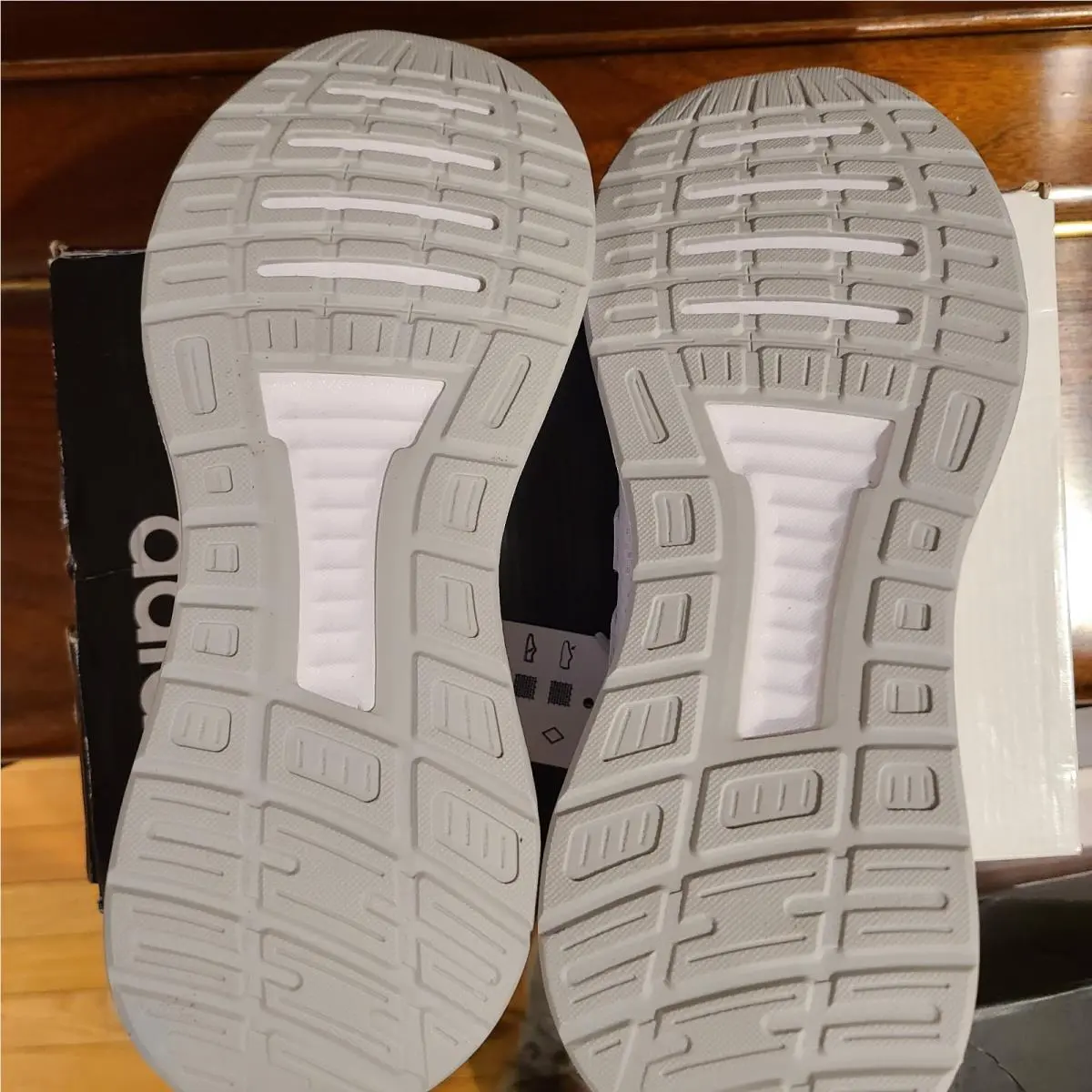 Adidas shoes - White 6