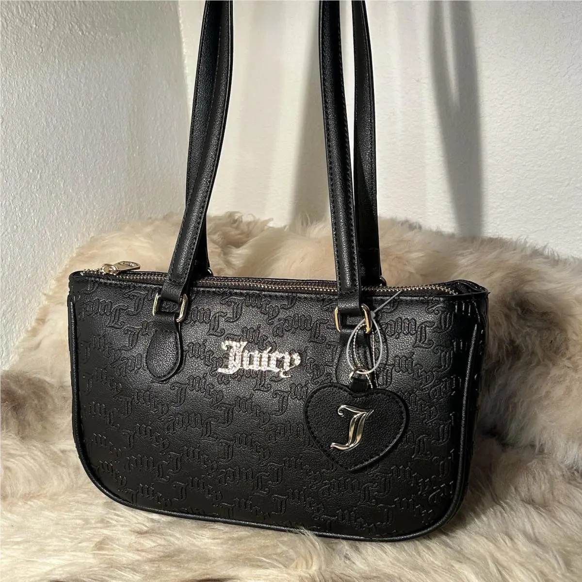 Juicy Couture Pep In Her Step Shoulder Bag - Liquorice Black