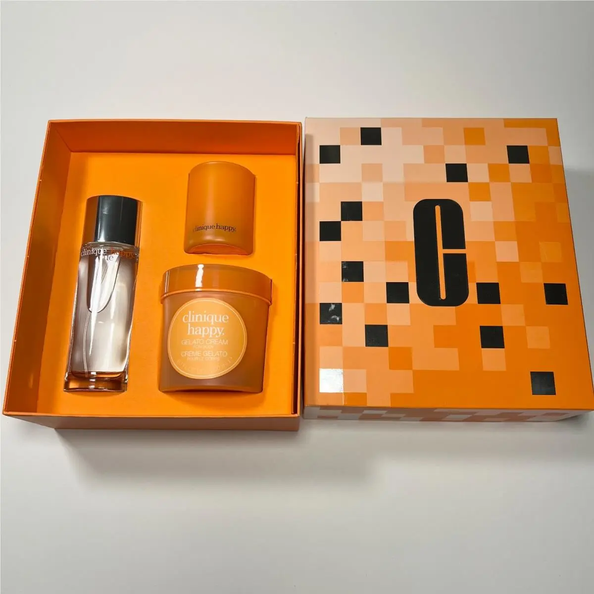 Clinique Happy Fragrance Gelato Cream For Body 6.7 fl oz Candle Gift Set