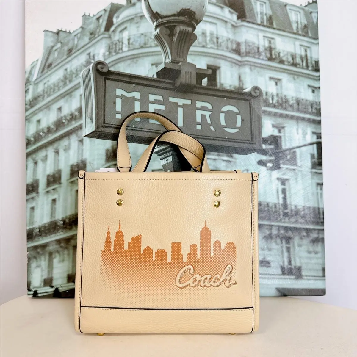 Coach C6494 X Jennifer Lopez Dempsey Tote 22 with Nyc Skyline In Cream