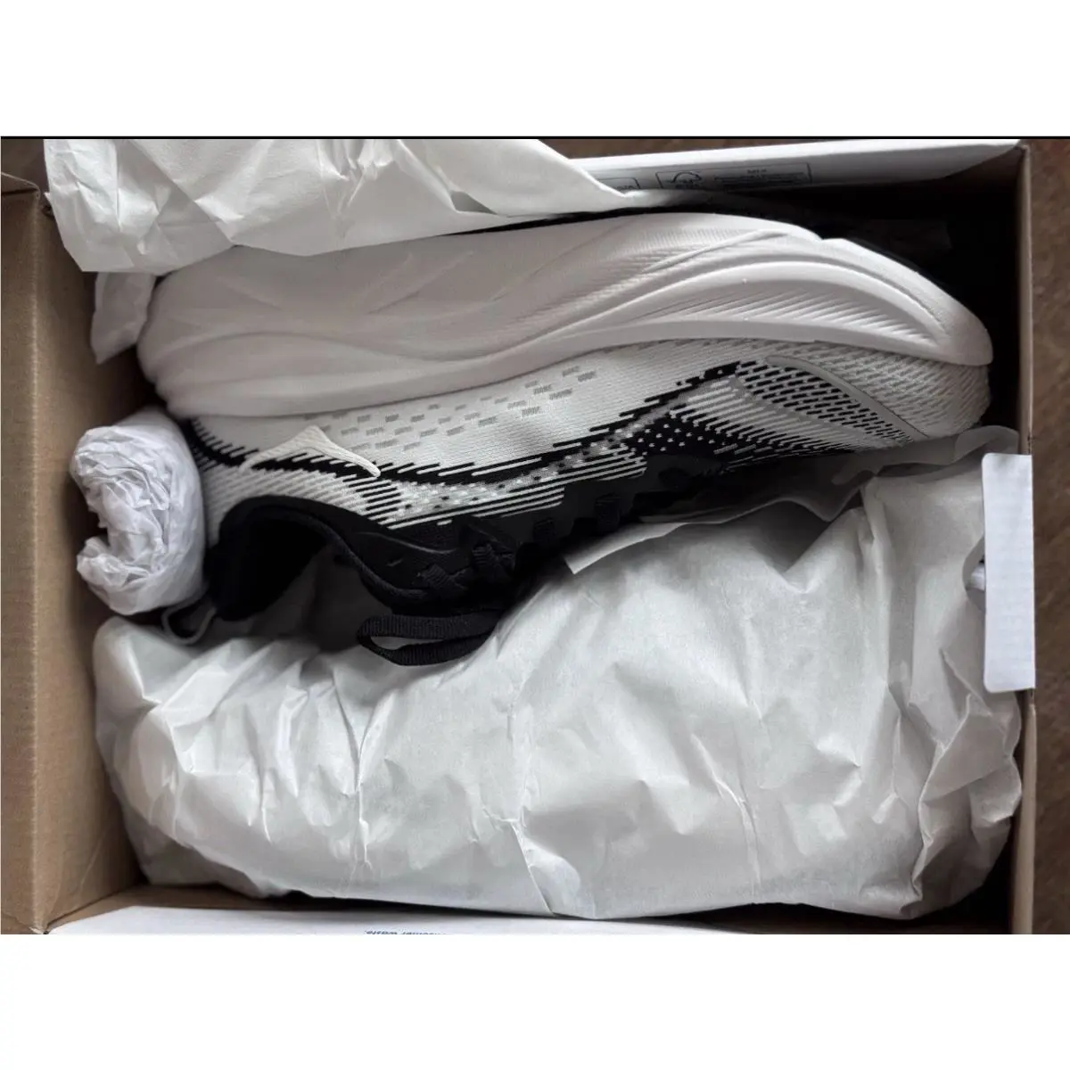 Hoka shoes - HOKA Skyflow - Skyflow - 1155113 - White 5