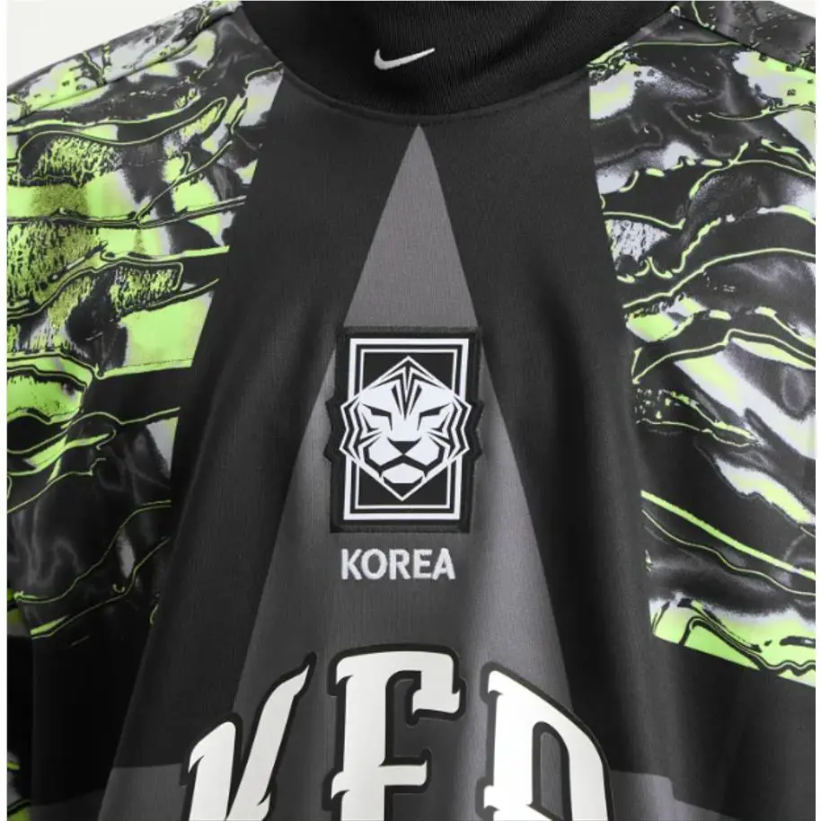 Nike clothing - Black/White/Lime 2