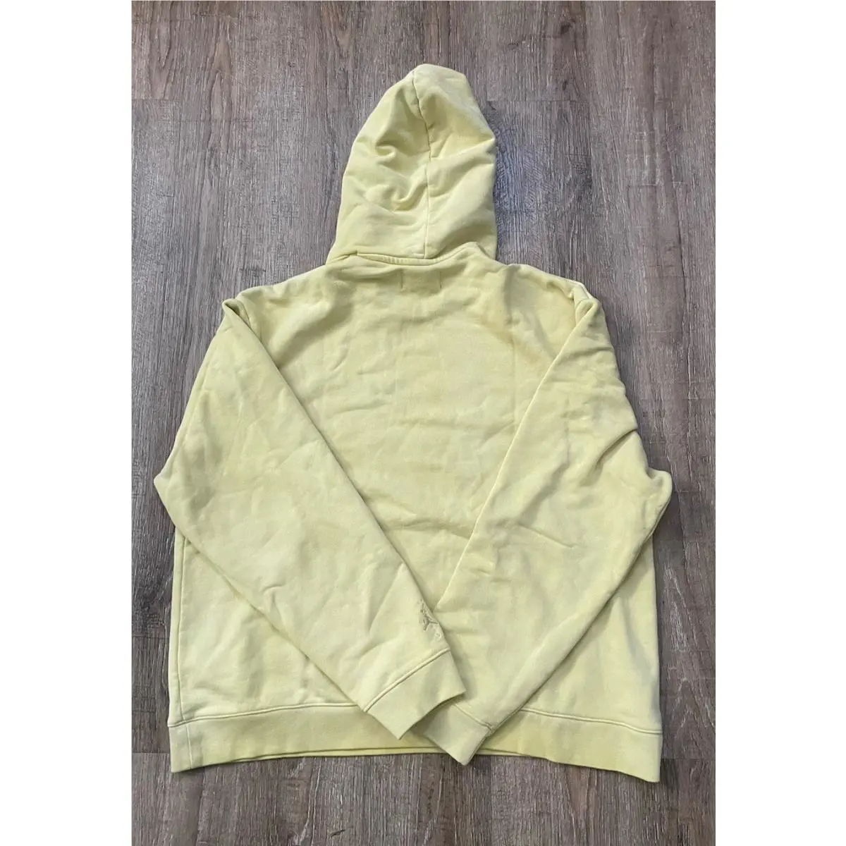 Nike clothing - Yellow (UPC: 0197599205470) 0