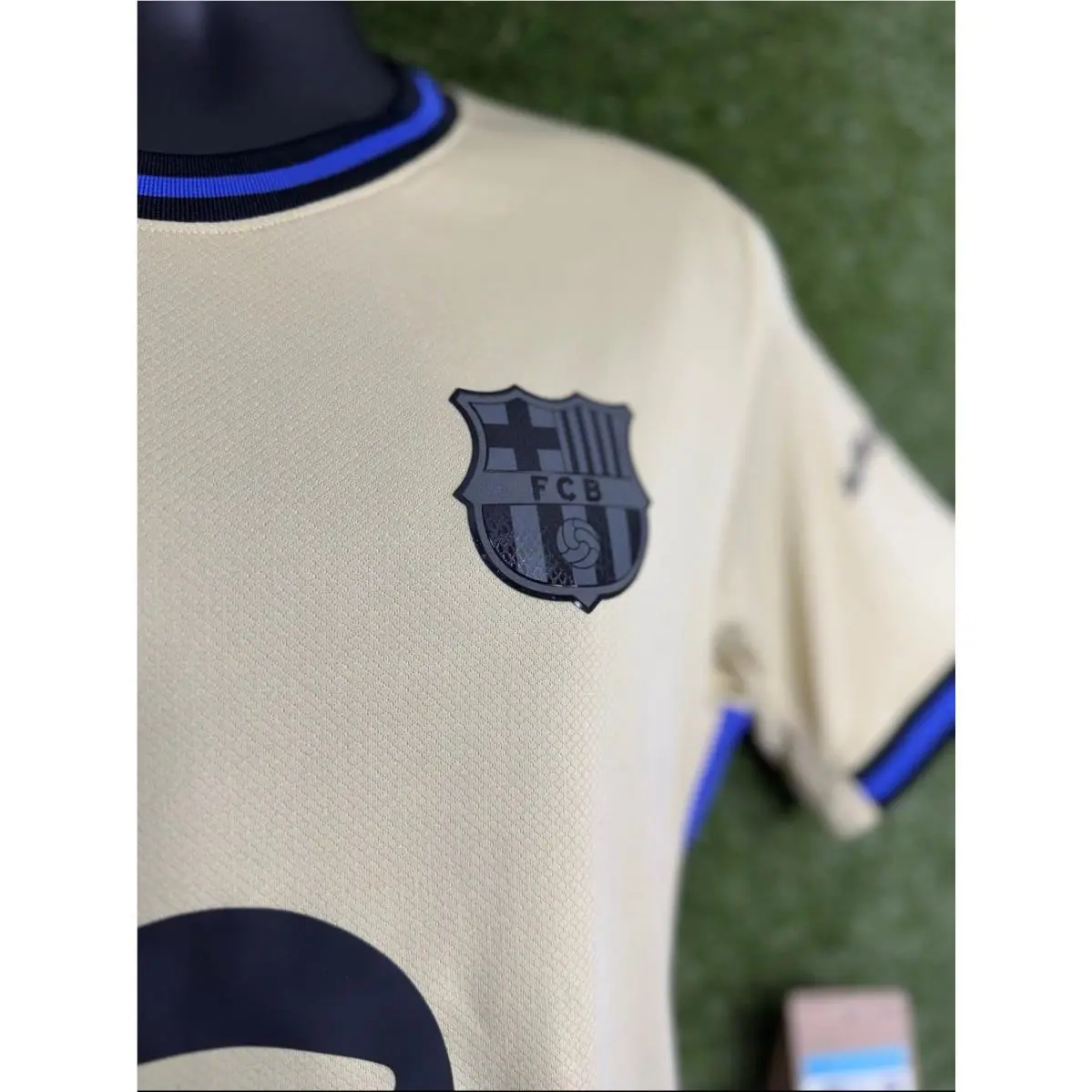 Nike clothing - Nike Dri-Fit - Gold 1