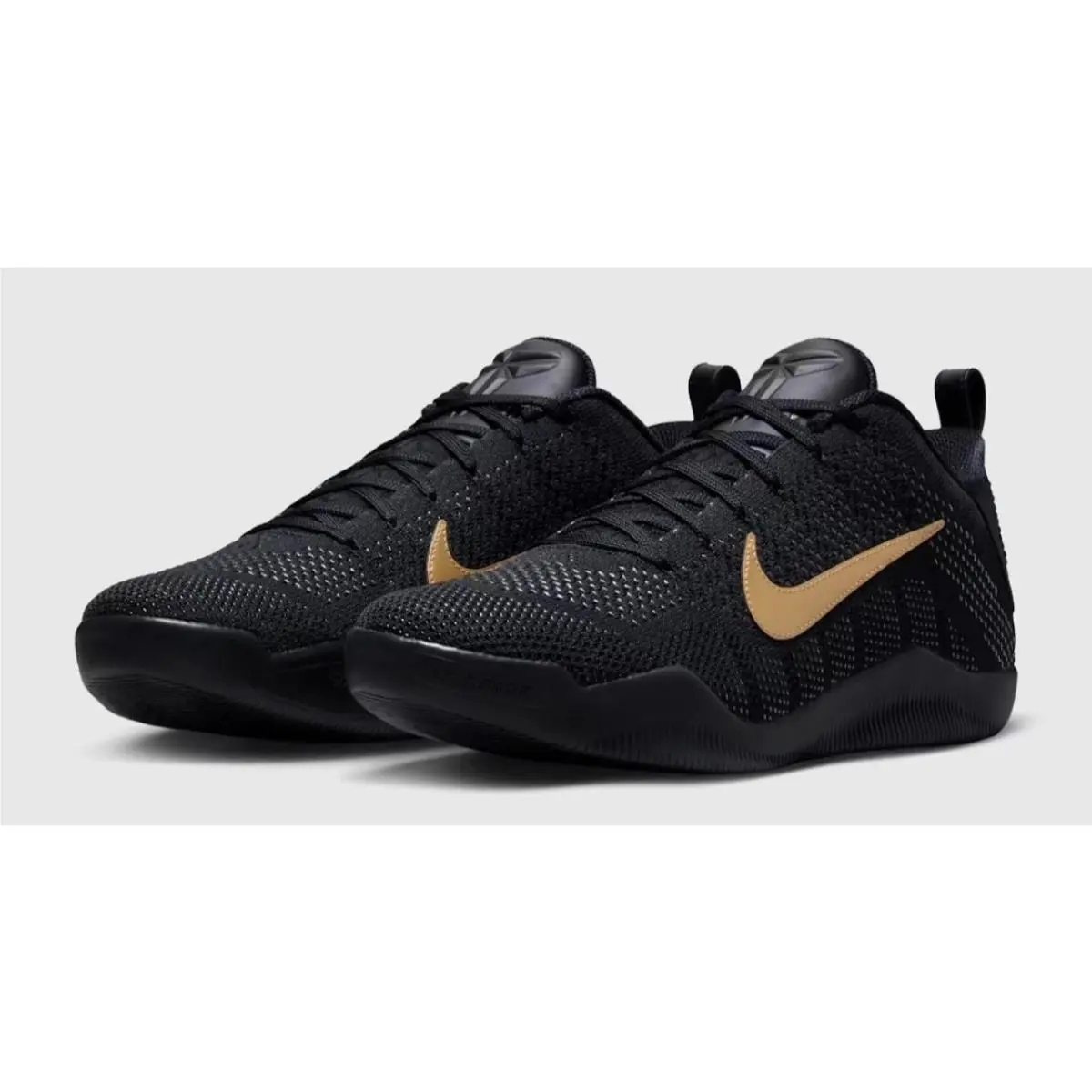 Nike shoes - Black and Metallic Gold 0
