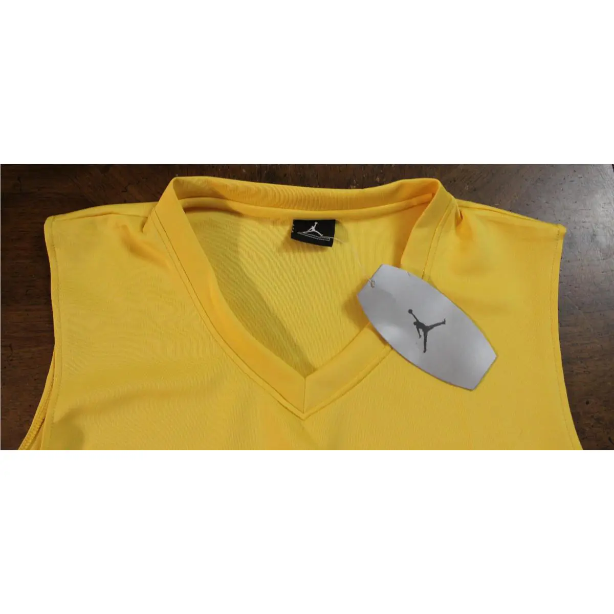Nike clothing - 82335768808 RN 56323 CA 05553 RFC# NME920220KL4 - Yellow 1