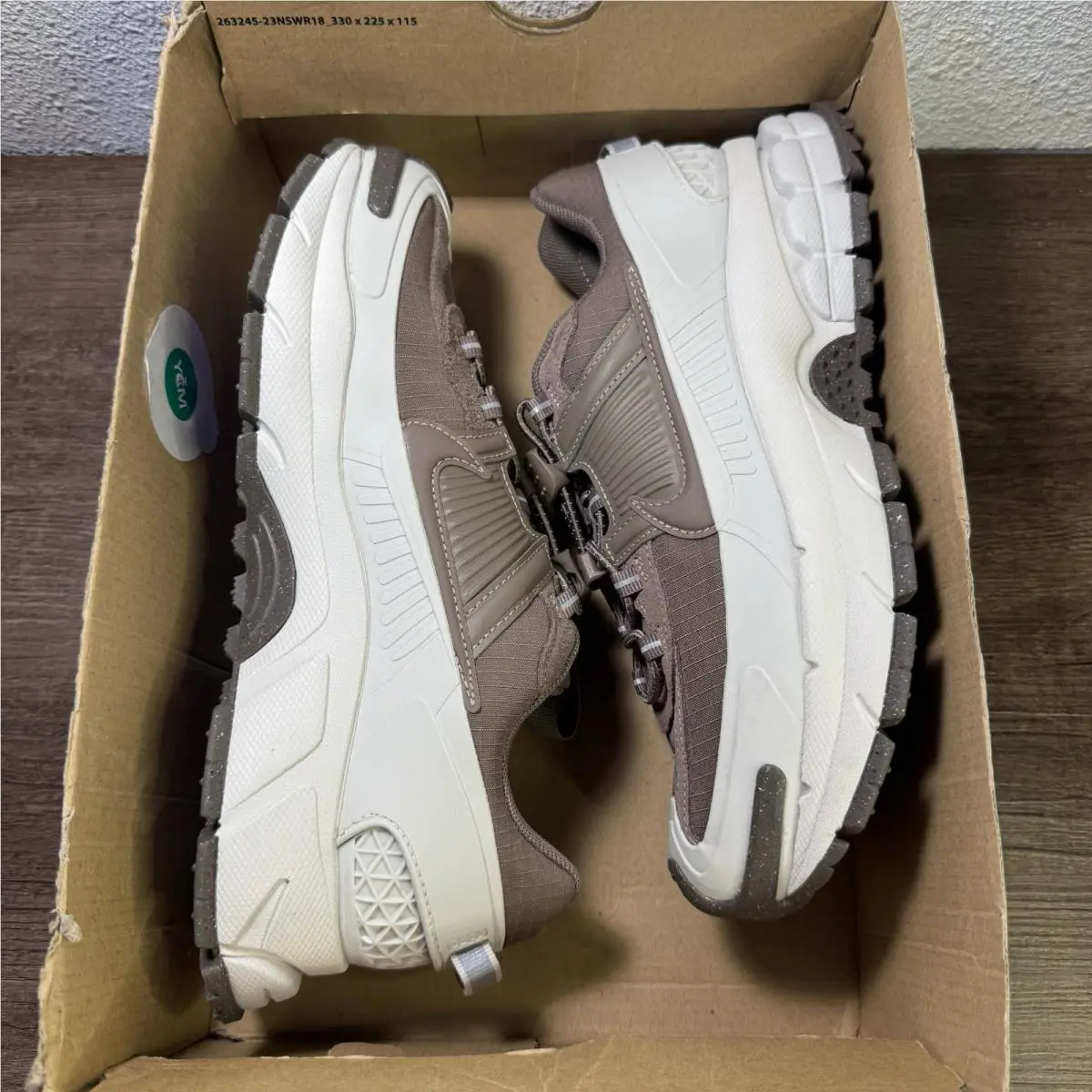 Nike shoes - Nike Air Zoom Vomero Roam - HQ2181-006 - Brown 1