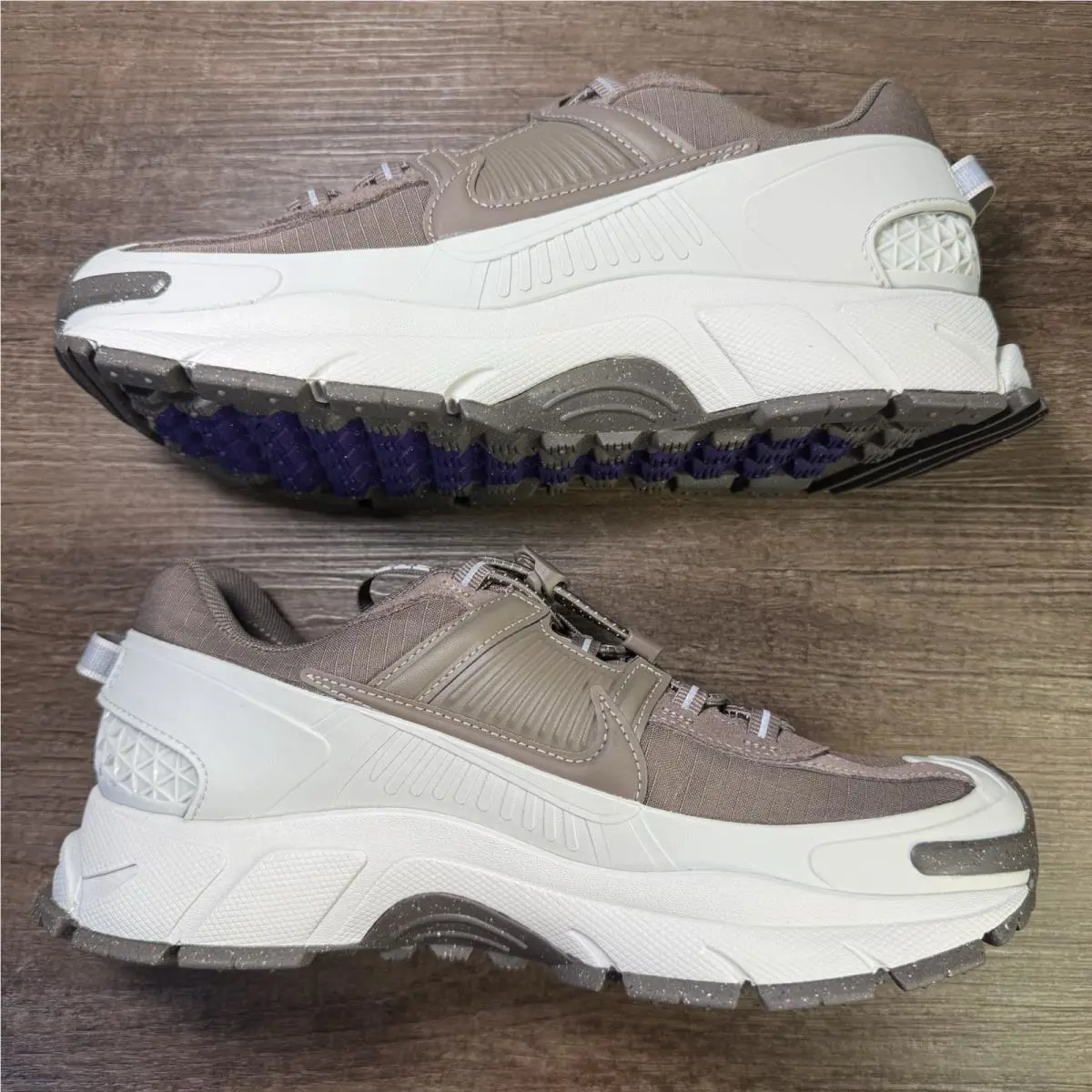 Nike shoes - Nike Air Zoom Vomero Roam - HQ2181-006 - Brown 3