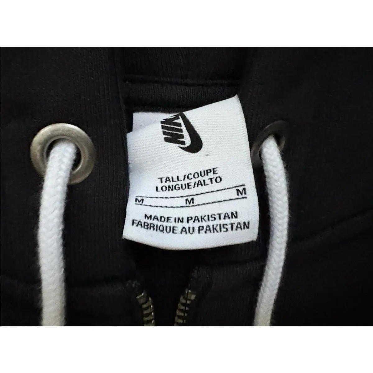 Nike clothing - Black (UPC: 0196151981036) 1