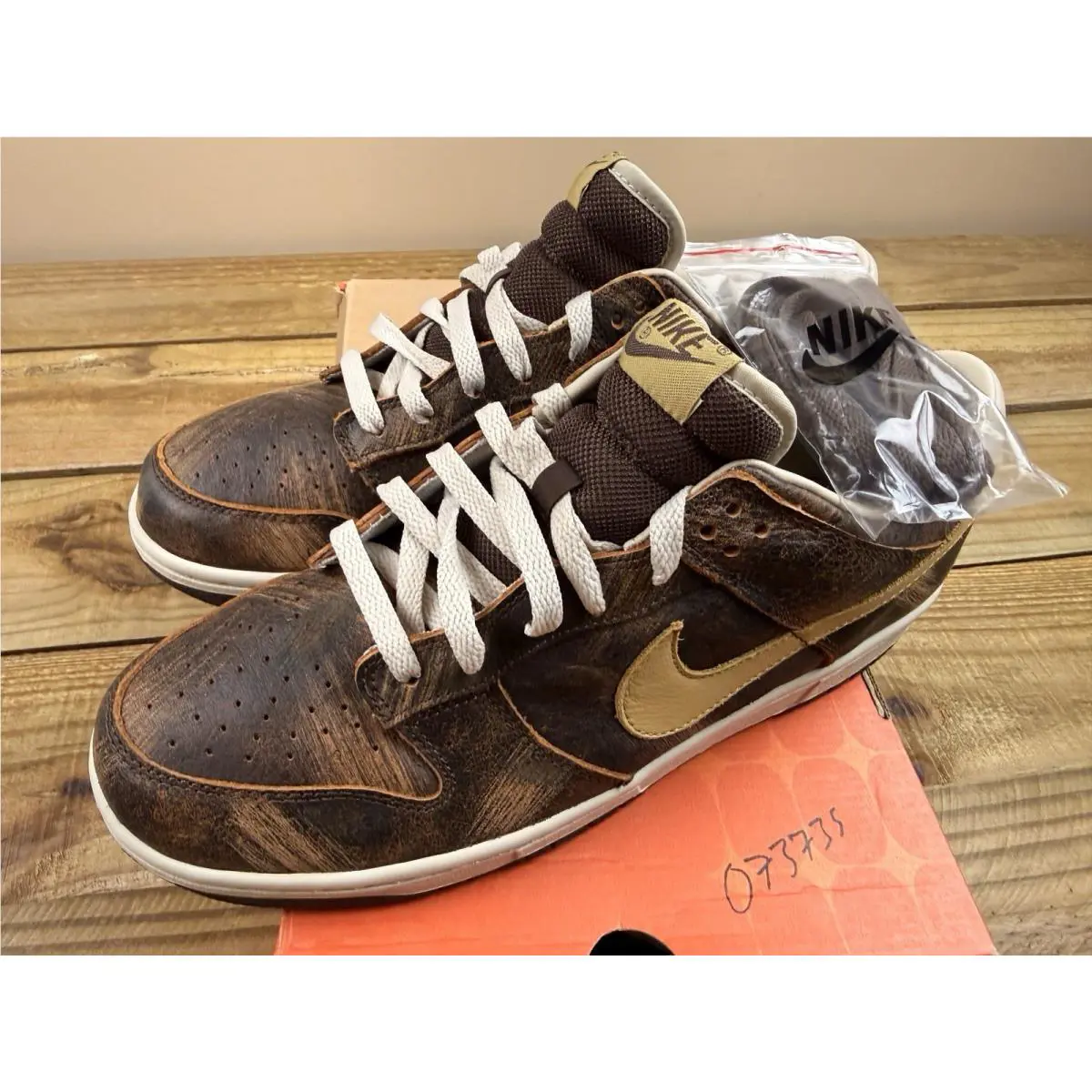 Nike shoes - Nike Dunk Low - Dunk Low - 307696-271 - Brown 0
