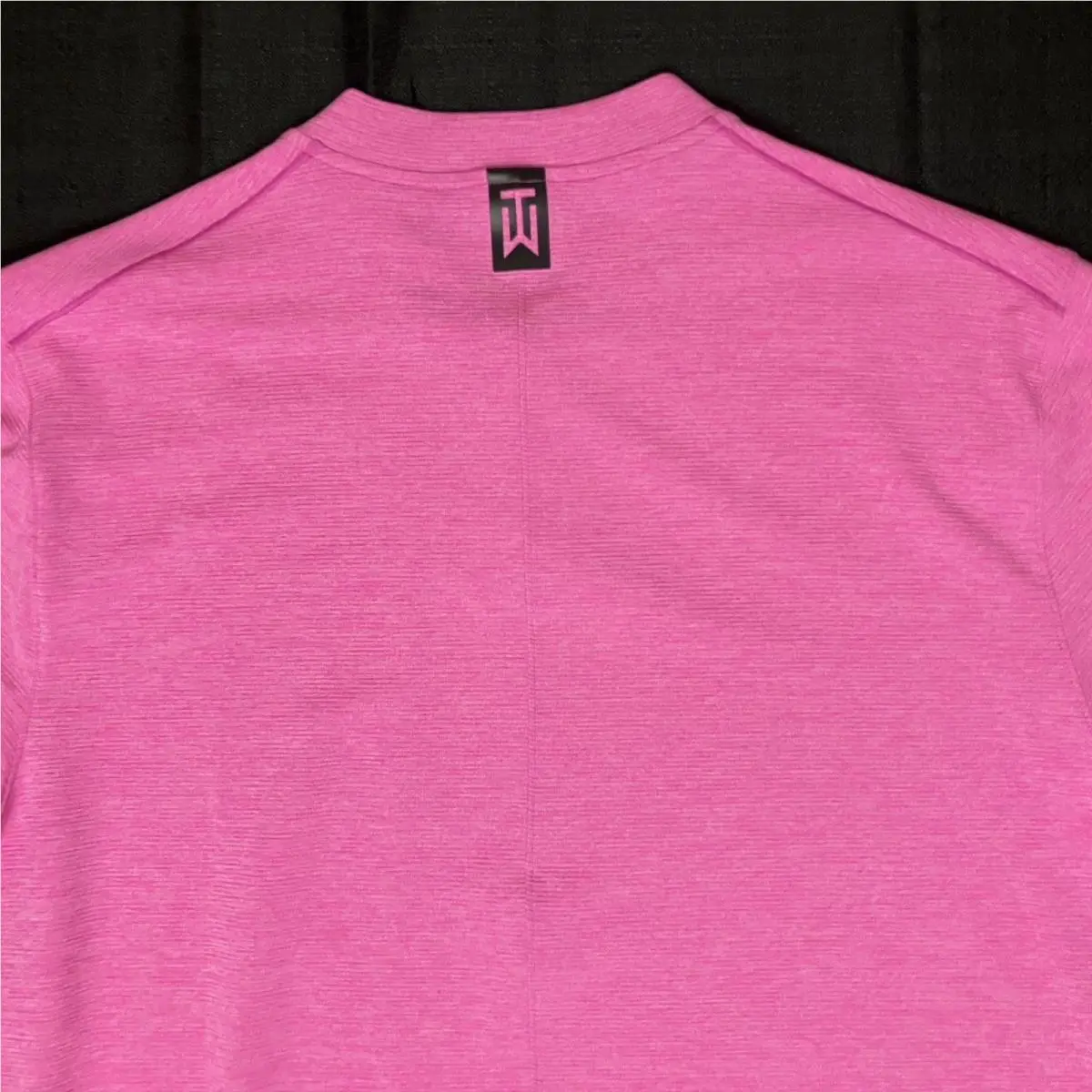 Nike clothing - TW Tiger Woods AeroReact Mock Blade Polo - Hyper Magenta 1