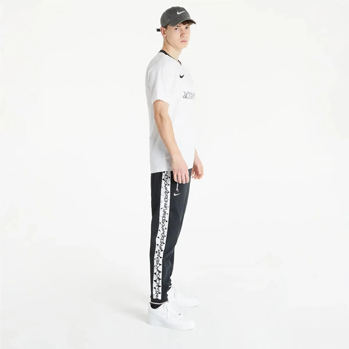 Nike clothing - Black (UPC: 194494192768) 5