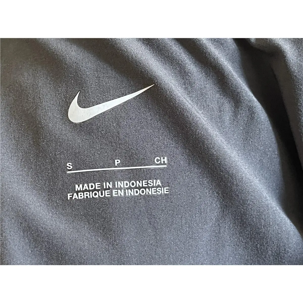 Nike clothing - FJ9536-060 - FJ9536-060 - Gray (UPC: 0197594053694) 3