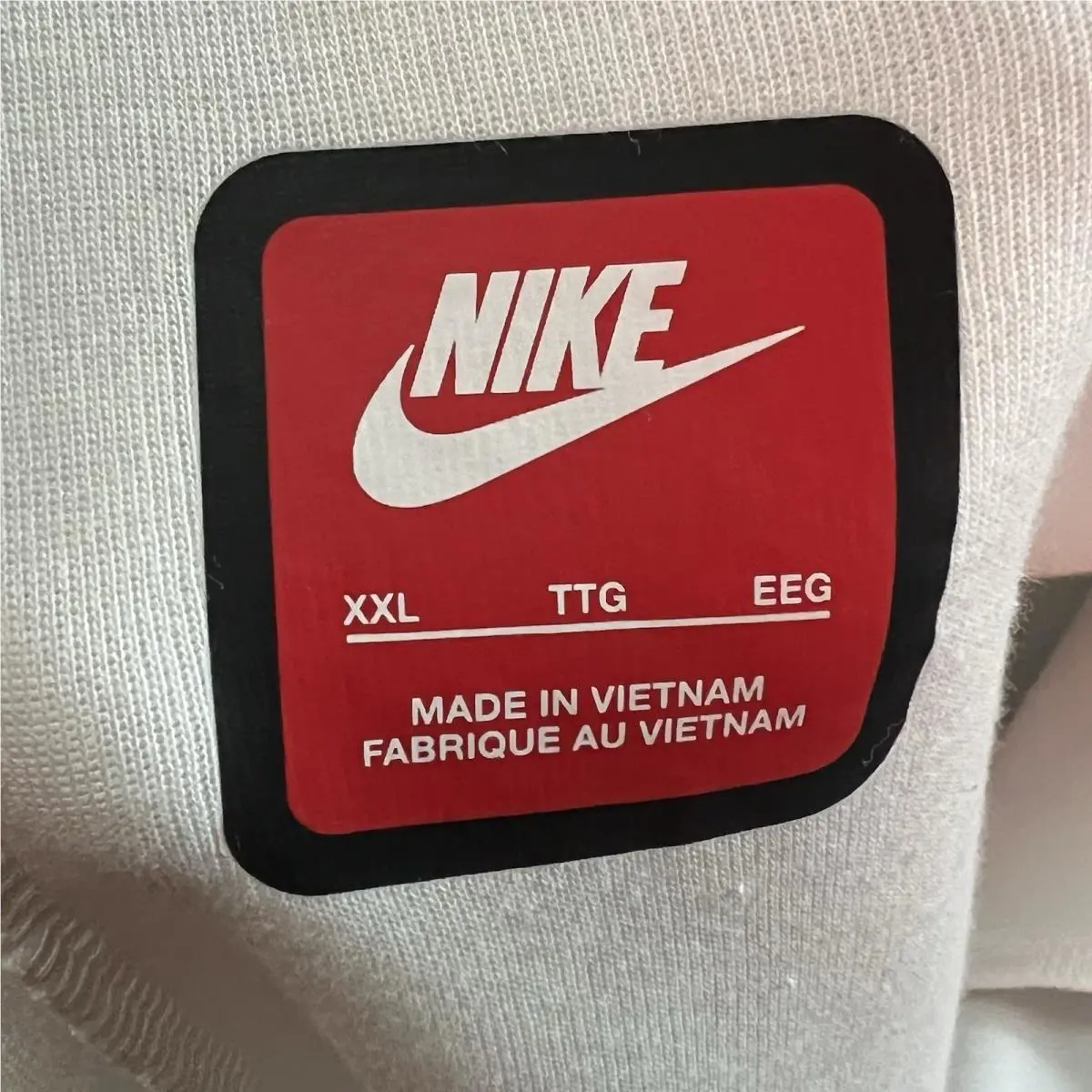 Nike clothing - White/Khaki 7