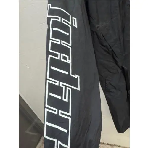 Nike clothing - Black (UPC: 194275702070) 0