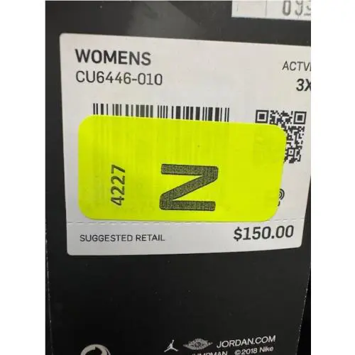 Nike clothing - Black (UPC: 194275702070) 2
