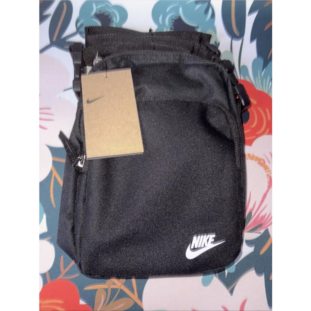 Nike Unisex Adult Classics Heritage Crossbody Bag 4L Mens and Womens