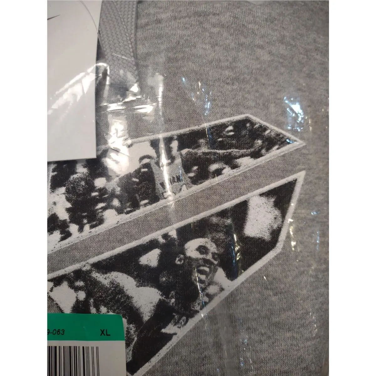 Nike clothing - Gray (UPC: 197600926066) 3