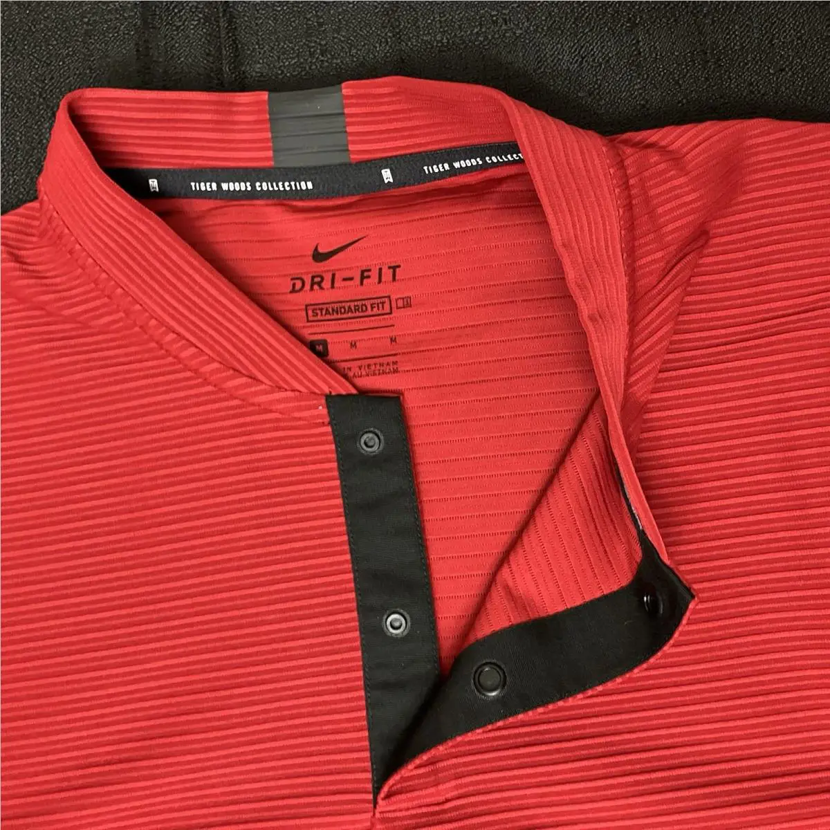 Nike clothing - Nike TW Tiger Woods Textured Mock Blade Polo - Sunday Gym Red Black 8