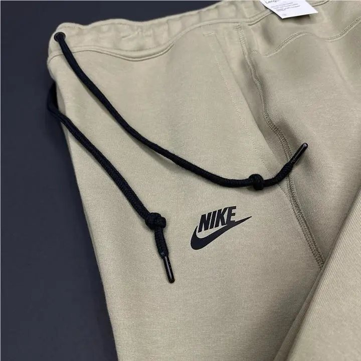 Nike clothing - Neutral Olive 0