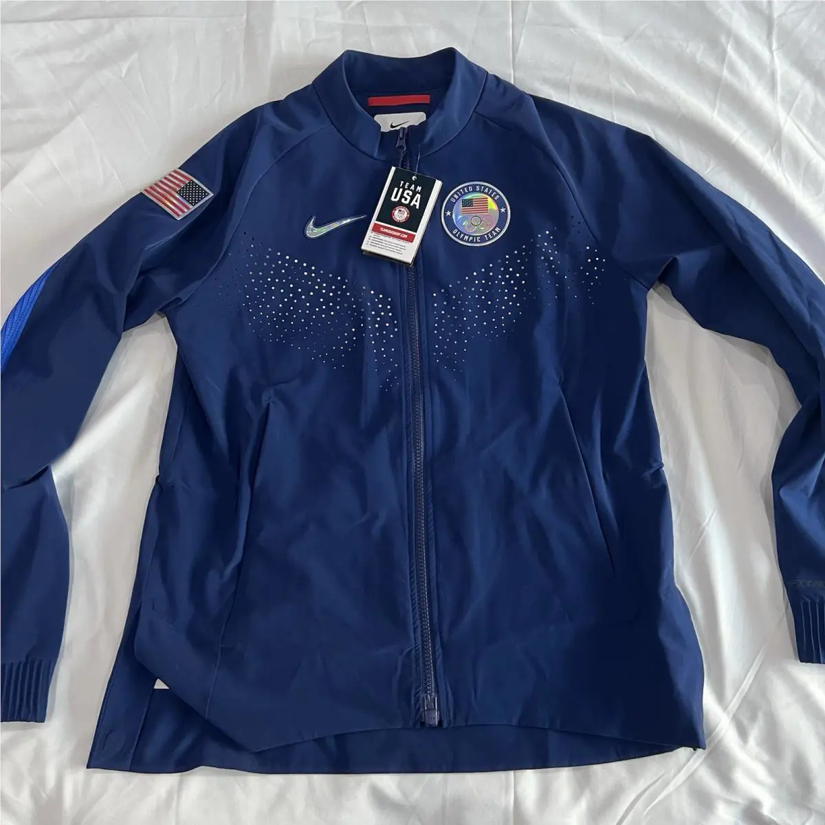 Nike clothing - Blue (UPC: 0197594034587) 0