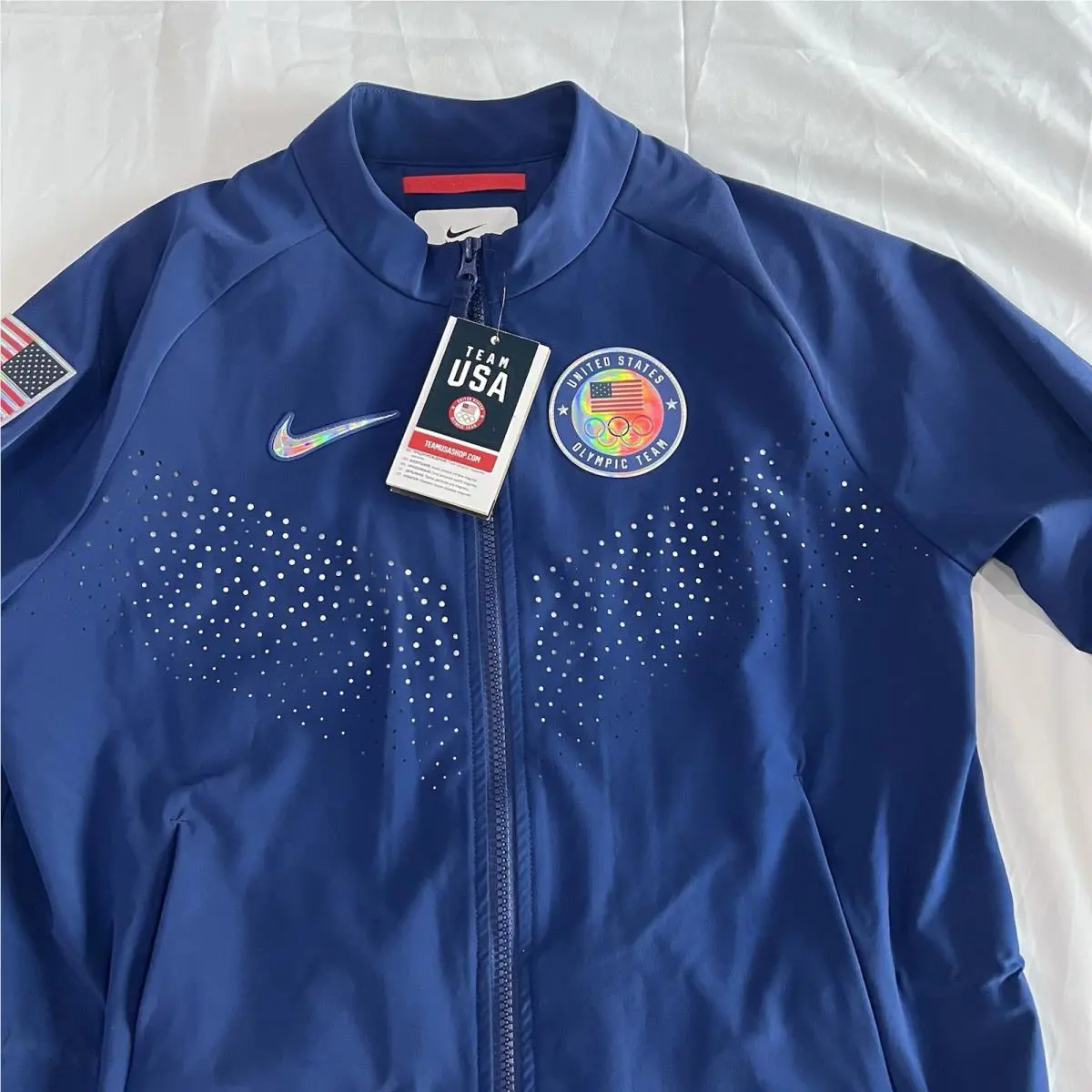 Nike clothing - Blue (UPC: 0197594034587) 1
