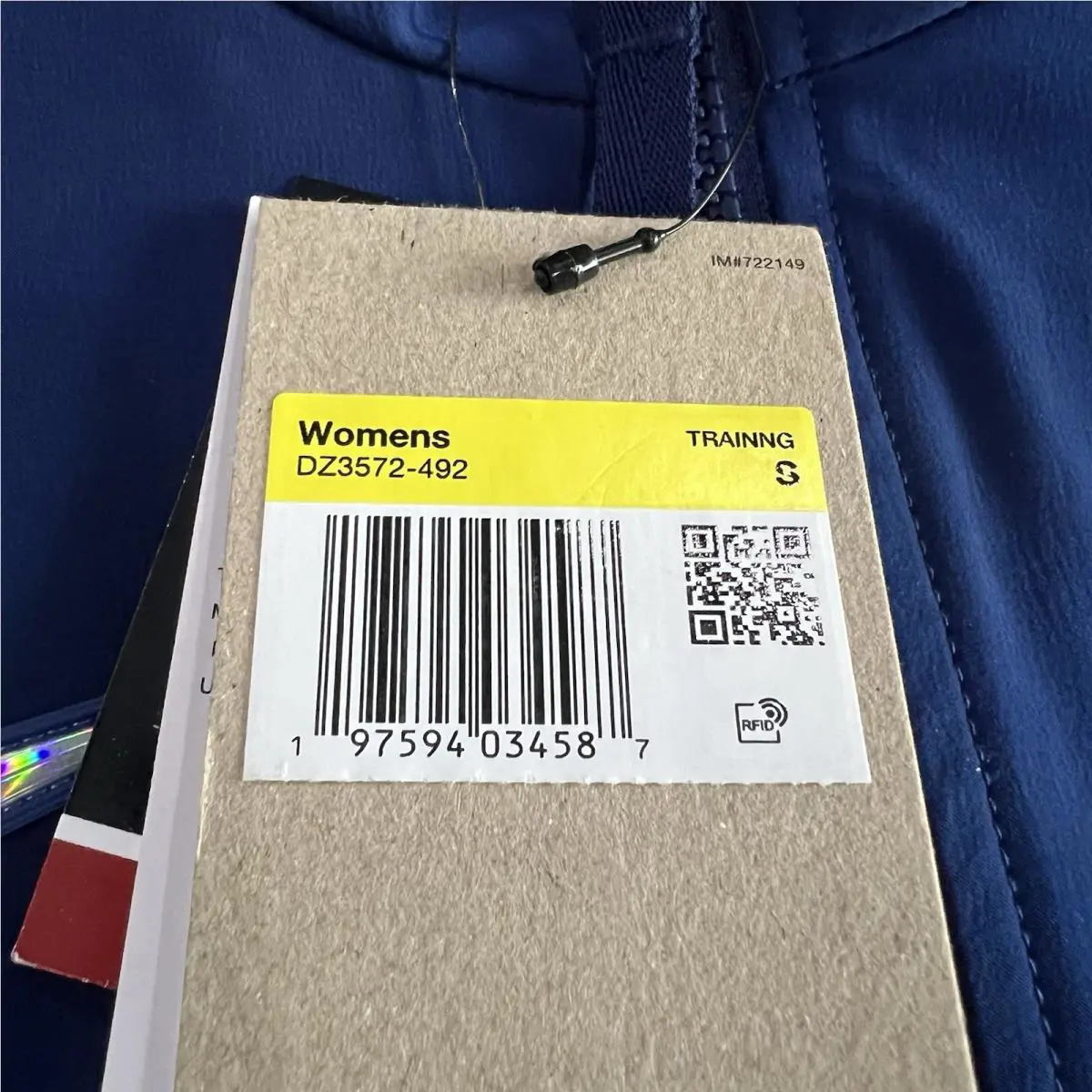 Nike clothing - Blue (UPC: 0197594034587) 3