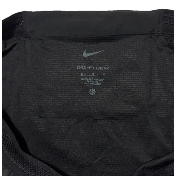 Nike clothing - Black (UPC: 0196976009854) 2