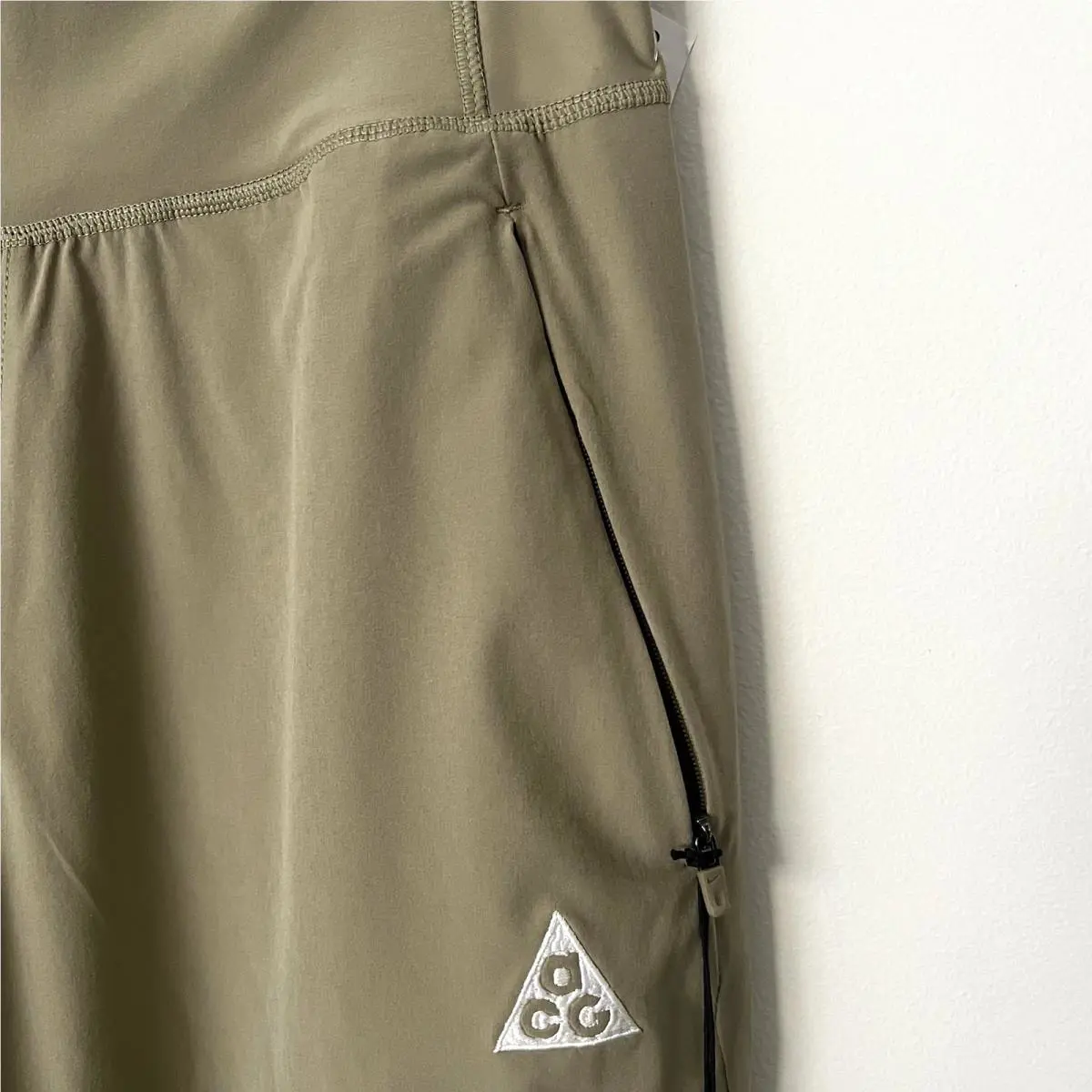 Nike clothing - DV9527-010 - DV9527-010 - Neutral Olive (UPC: 196604458764) 0