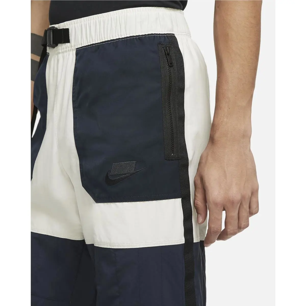 Nike clothing - White (UPC: 194498746929) 1