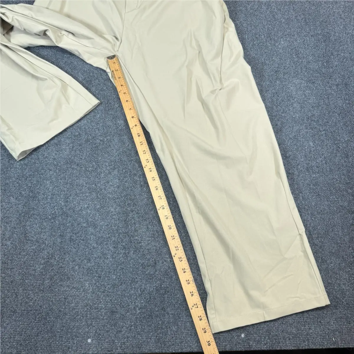 Nike clothing - Nike 24.7 - HQ6928010 - Beige 3