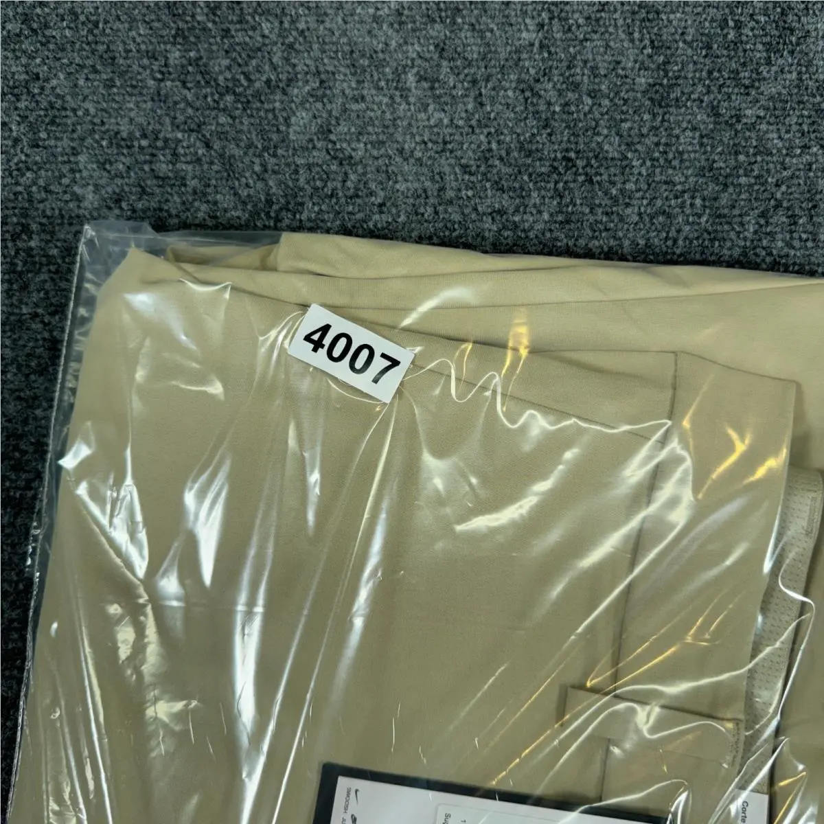Nike clothing - Nike 24.7 - HQ6928010 - Beige 5