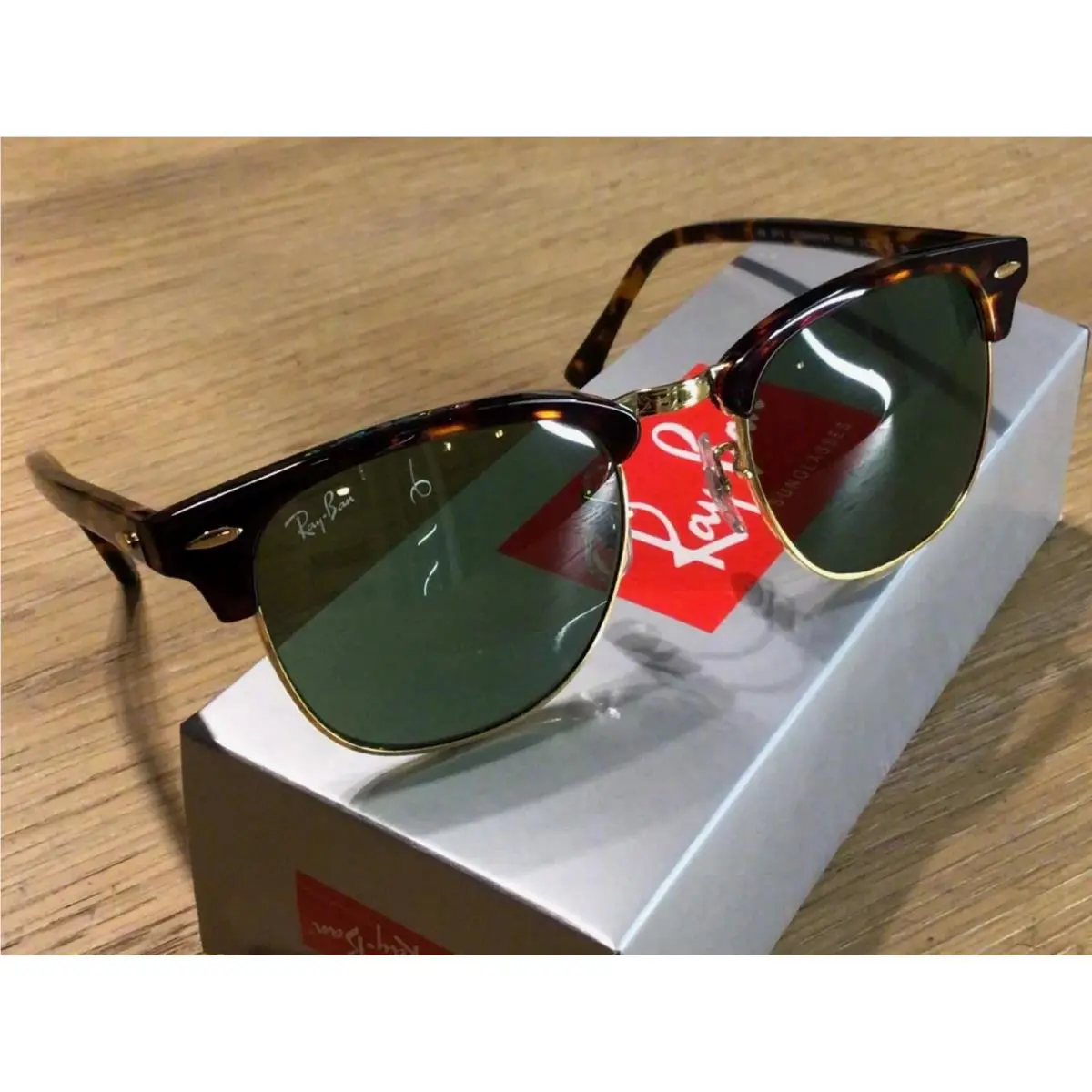 Ray-ban RB3016 Tortoise on Gold Green Lenses Unisex Clubmaster Sunglasses