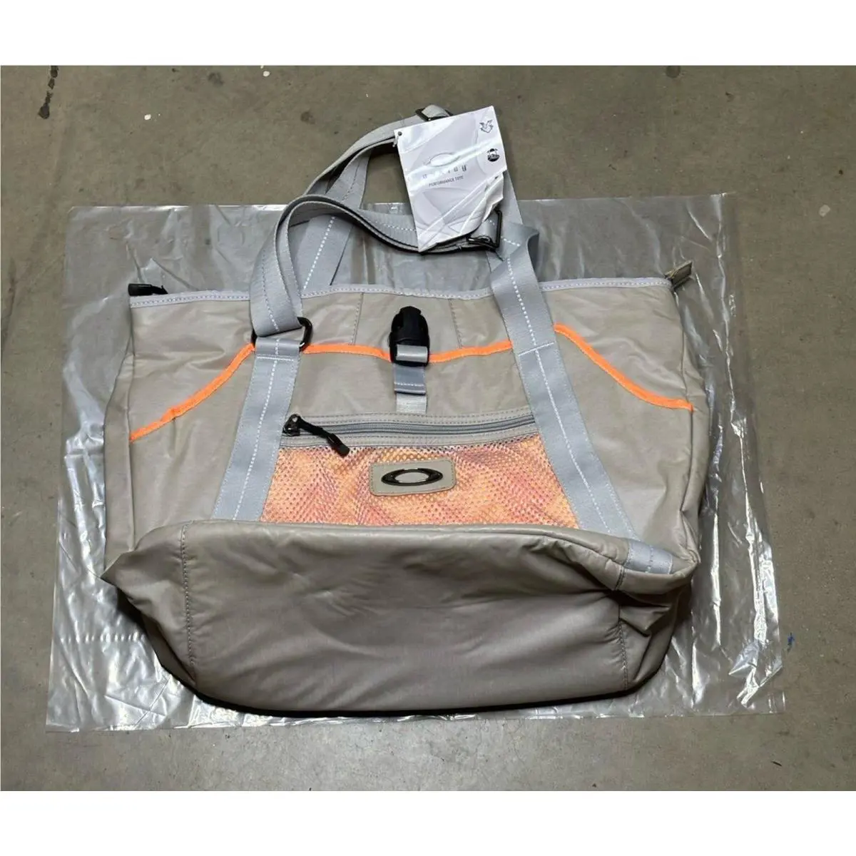 Oakley 82275-203 Performance Tote Large 18 Shoulder Gym Tote Diaper Bag