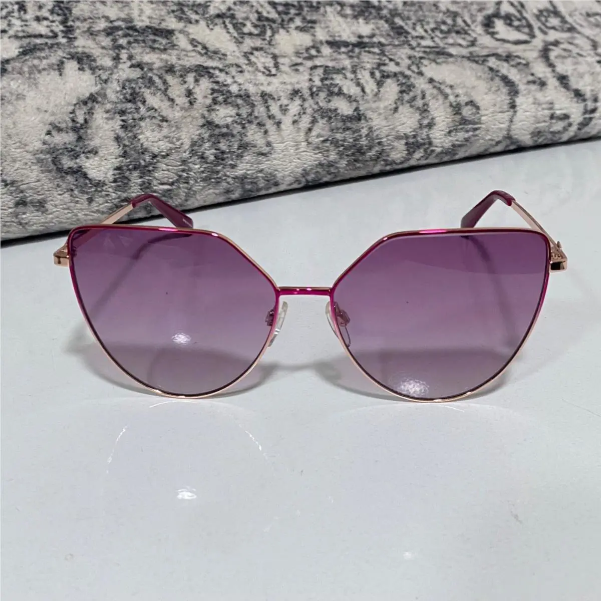 Love Moschino Pink Gradient Lense Cat-eye Sunglasses Fuchsia Frame