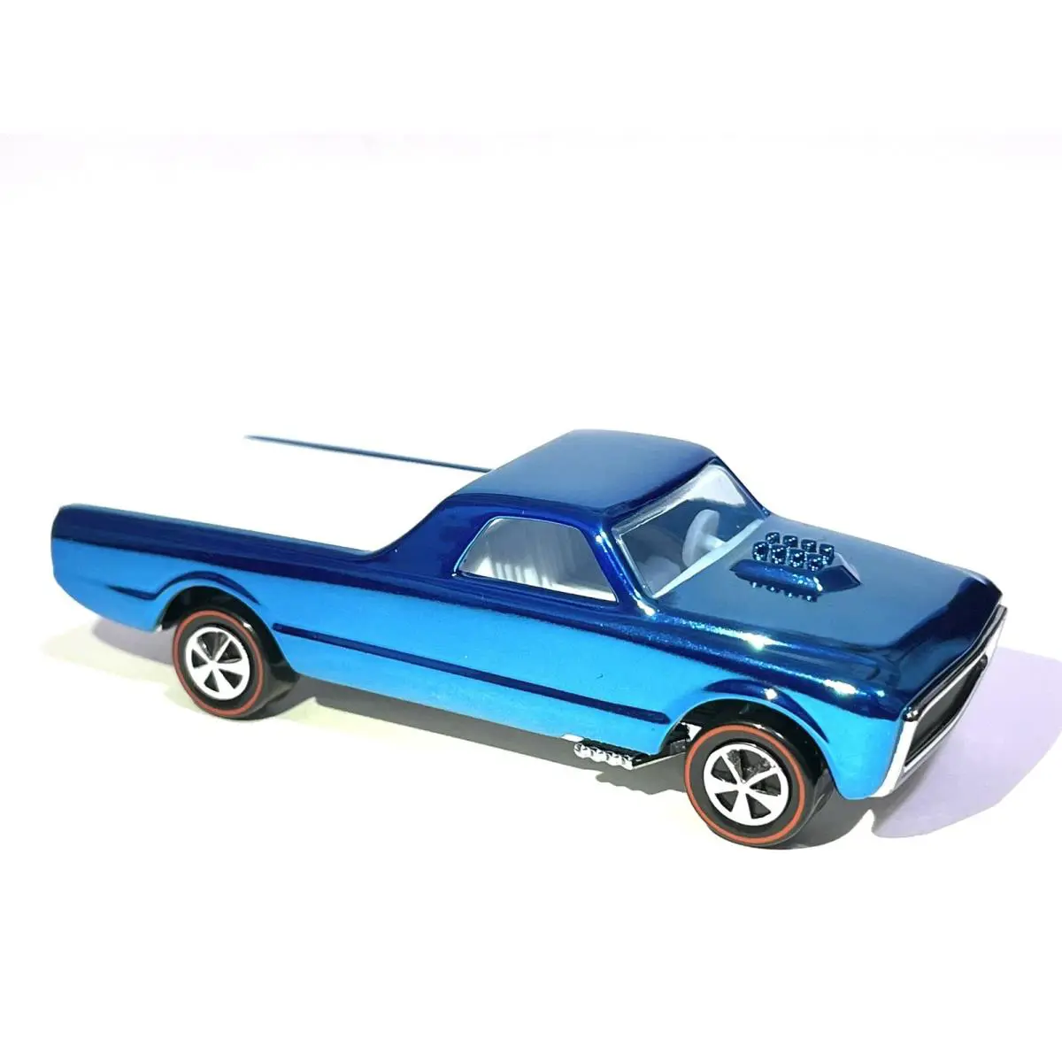Hot Wheels Custom Made 1968 Custom Fleetside - Ice Blue Redline. ⭐
