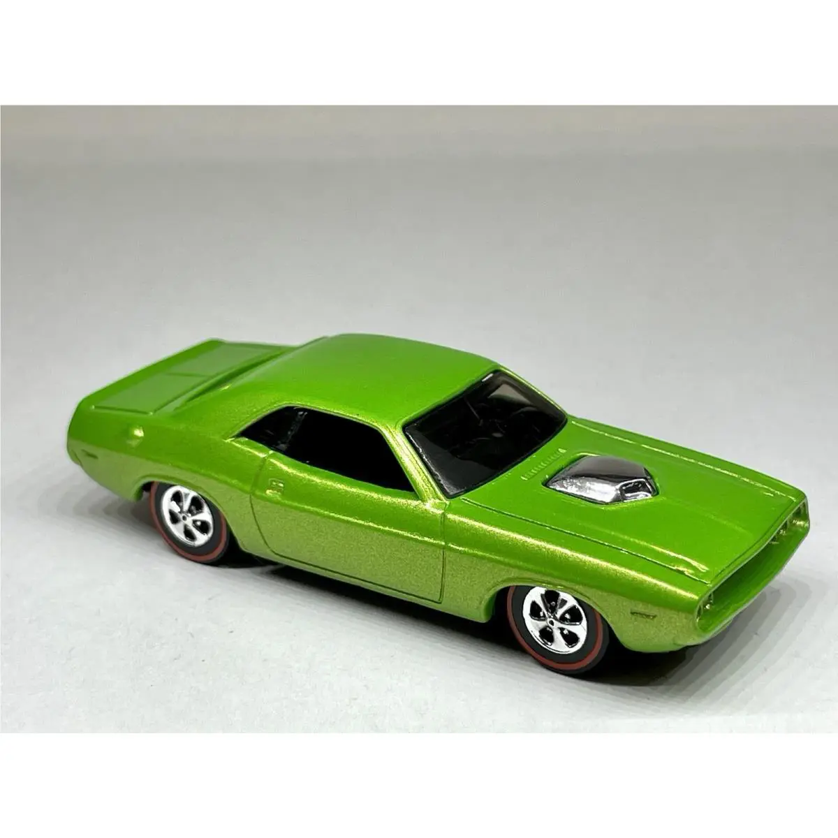 Hot Wheels Custom Made Metallic Lime Green Redline ‘70 Dodge Challenger