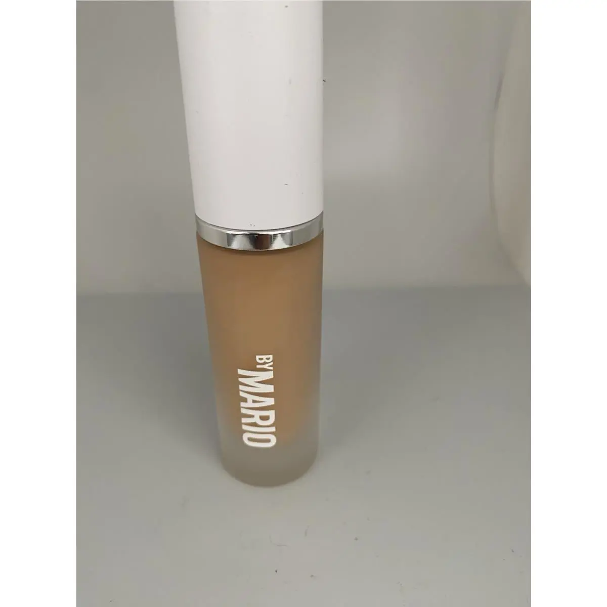 Makeup By Mario Surrealskin Natural Skin Foundation 5N - ￼