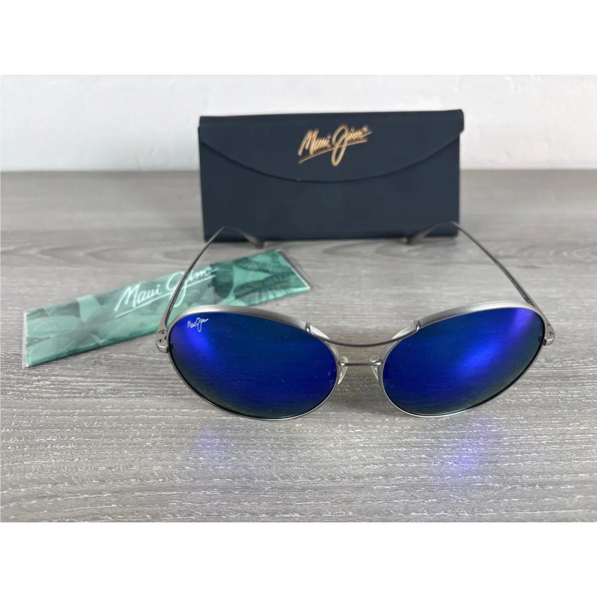 Maui Jim MJ547-11B Gunmetal Titanium Sunglasses Blue Hawaii Polarized Lenses