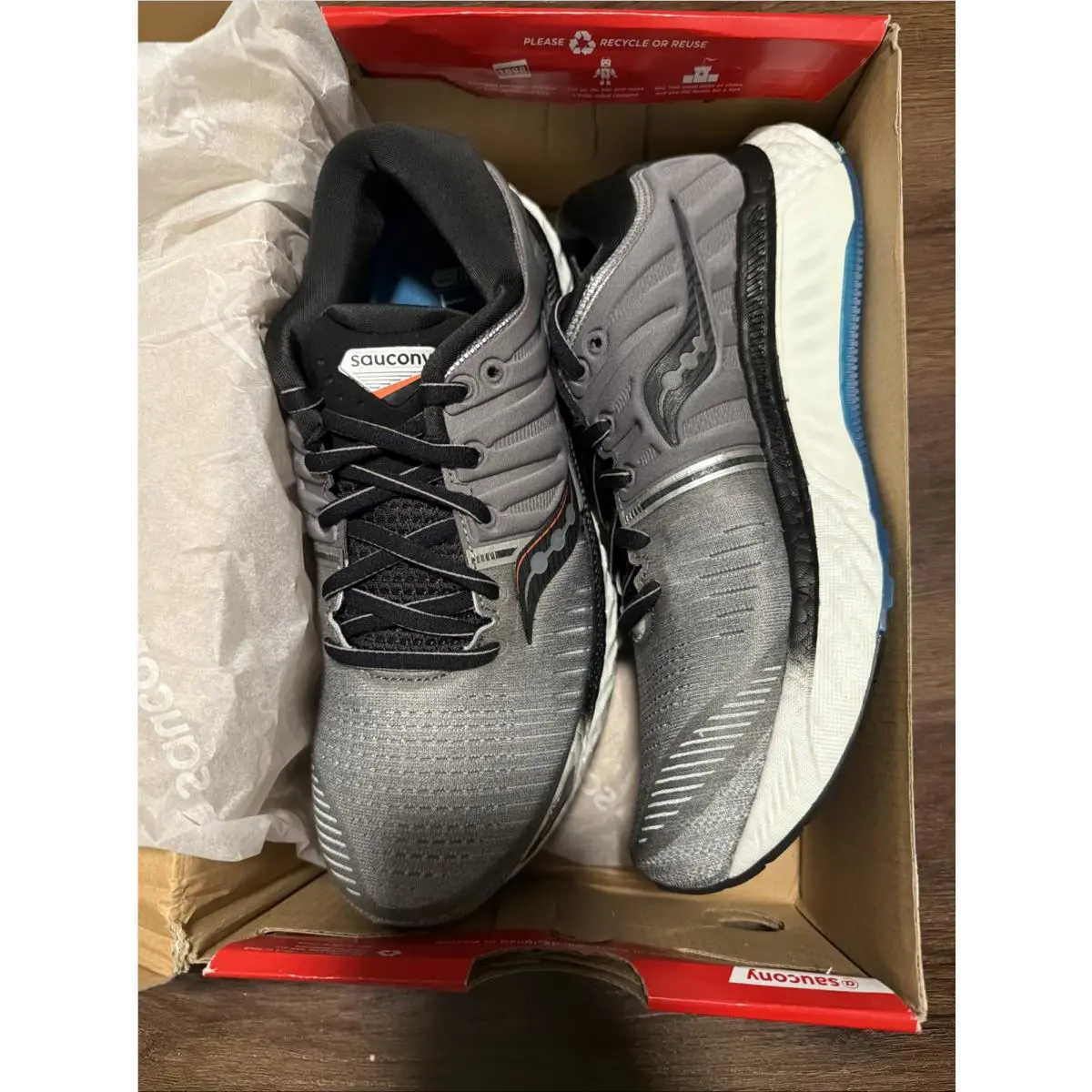 Saucony shoes - SAUCONY Hurricane 22 - Hurricane - S20544-25 - Gray 1