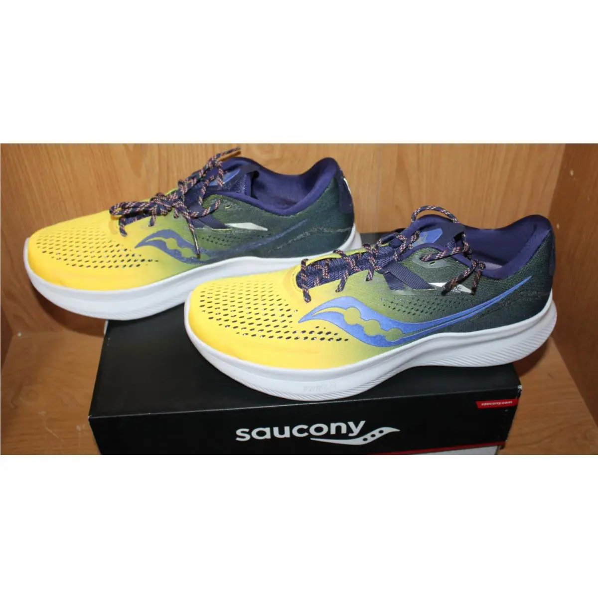 Saucony shoes - Multicolor 1