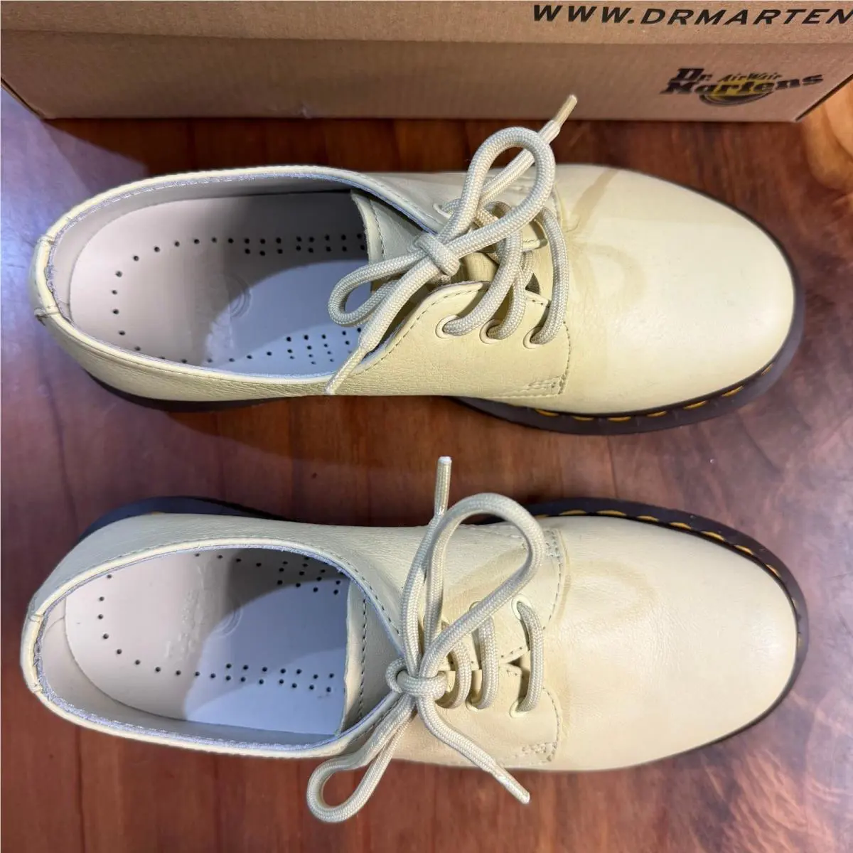 Dr. Martens shoes - Cream 2