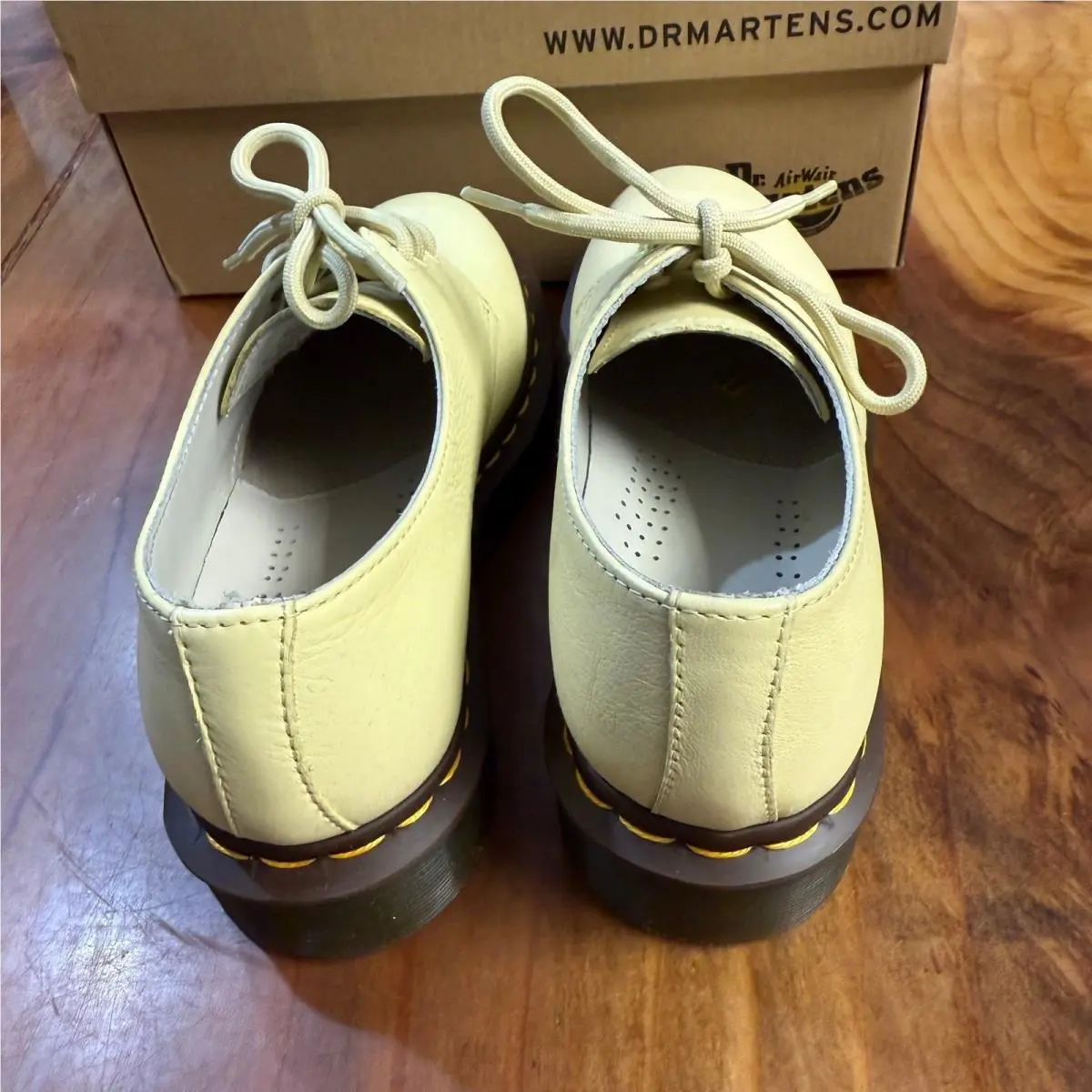 Dr. Martens shoes - Cream 3