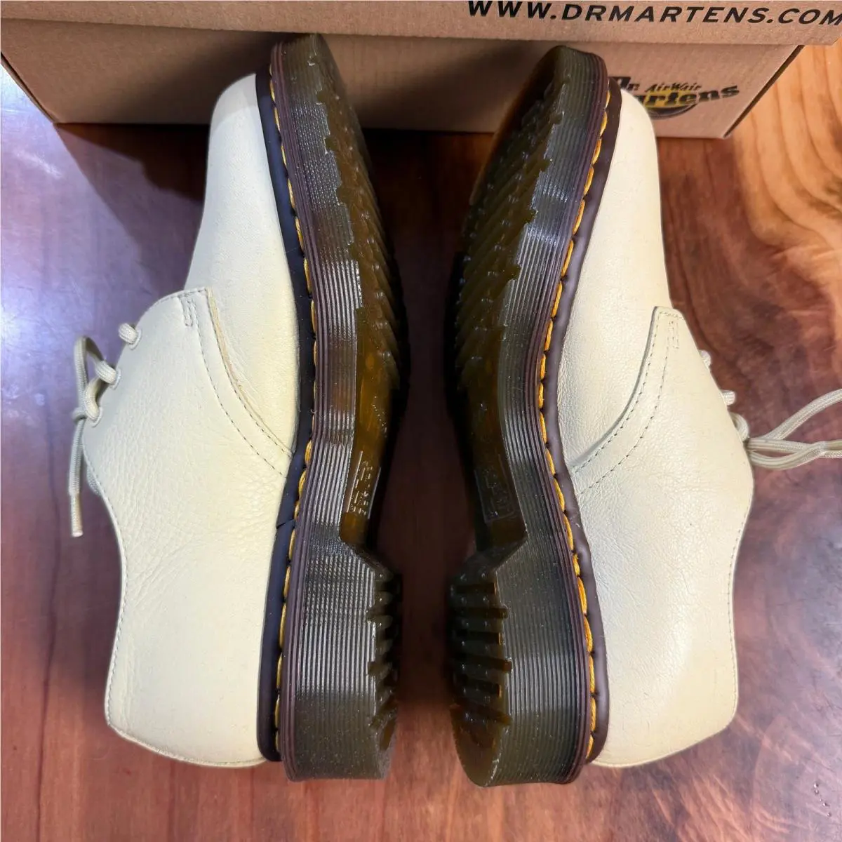 Dr. Martens shoes - Cream 4